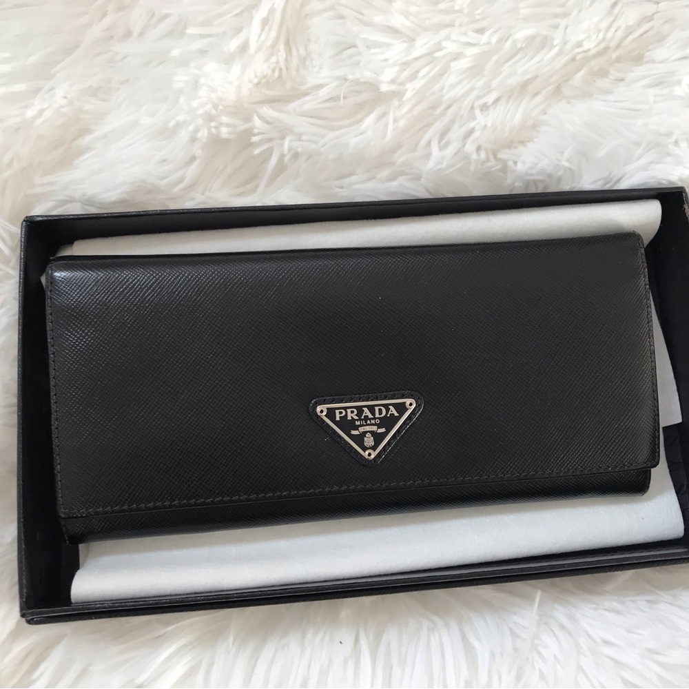 PRADA SAFFIANO BLACK WALLET